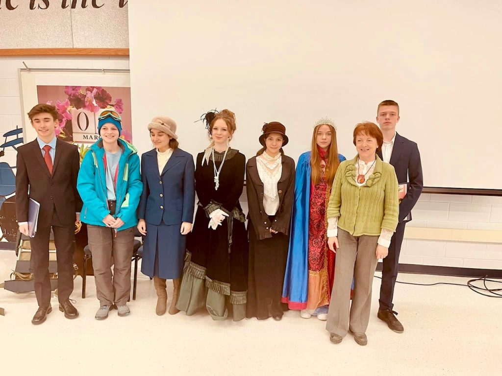 SŁYNNE POLKI – prezentacja uczniów klasy 8SP oraz I/III LO.