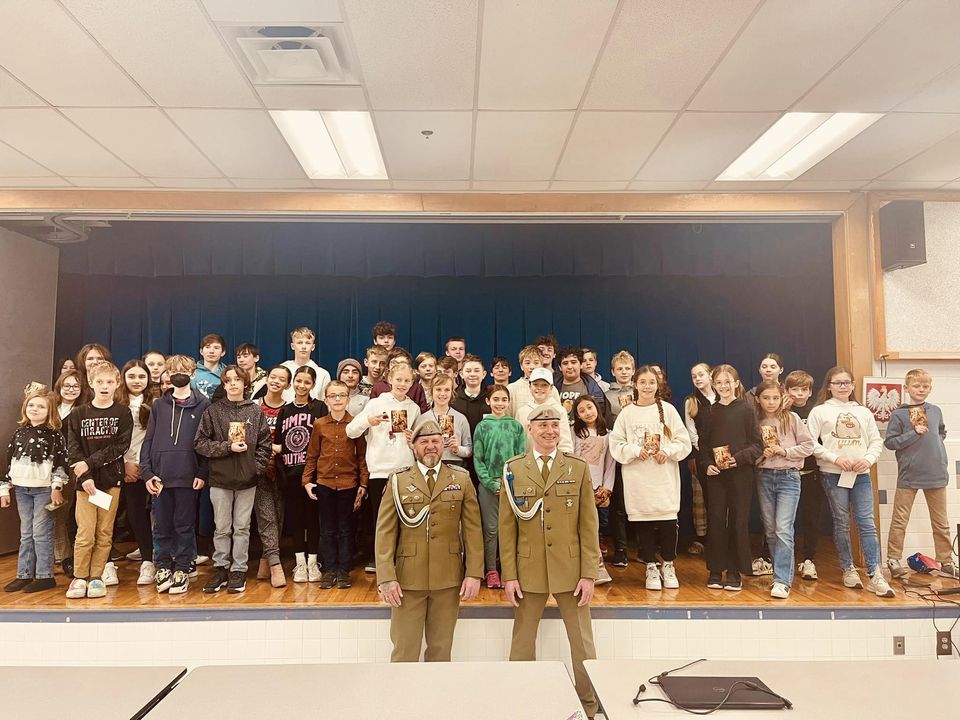 Wizyta byłych żołnierzy polskiej jednostki specjalnej GROM.