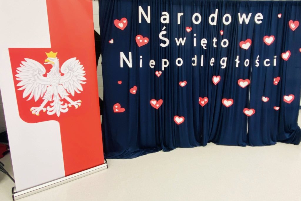 Uroczyste obchody Narodowego Święta Niepodległości  Udział w akcji: Szkoła do hymnu!
